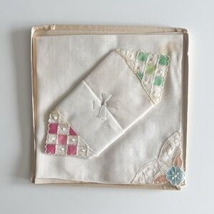 Vintage 1940s Hankies New in BOX  Embroidered Handkerchiefs Set Of Three